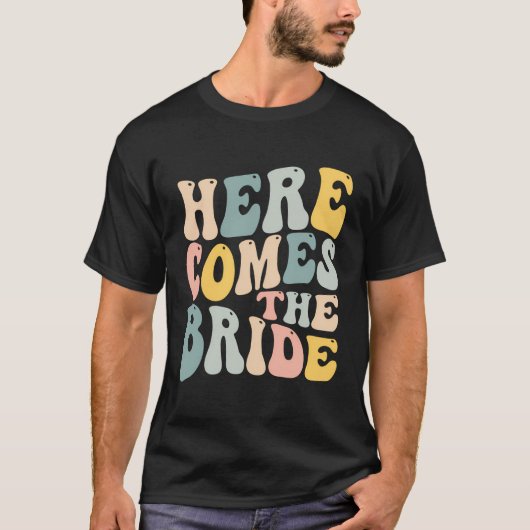 Hier komt de bride esthetische trend t-shirt (Voorkant)