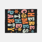 Hier Komt De Bruiloft Bruidsmeisjes Retro Bachelor Fleece Deken (Voorkant (Horizontaal))