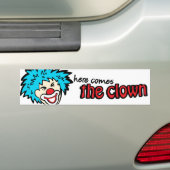 Hier komt de clown bumper sticker (Op auto)