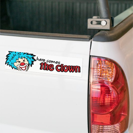 Hier komt de clown bumper sticker (Op Truck)