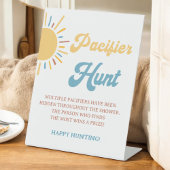 Hier komt de Son Baby shower fopspeen Hunt Reclamebord Met Voetstuk