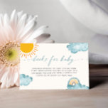 Hier komt de Son Book Request Enclosure Kaart<br><div class="desc">Schattige baby showers boek aanvraag behuizing kaart met zonneschijn,  bewolking en waterverf regenboog ontwerp.</div>