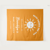 Hier komt de Son Trendy Sun Baby shower achtergron Wandkleed (Voorkant (horizontaal))