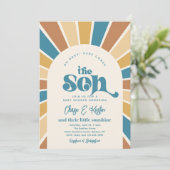 Hier komt de Sun Co-Ed Baby shower-uitnodiging Kaart (Staand voorkant)