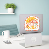 Hier komt de Sun Retro Inspirivity Sticker (Laptop op bureau)