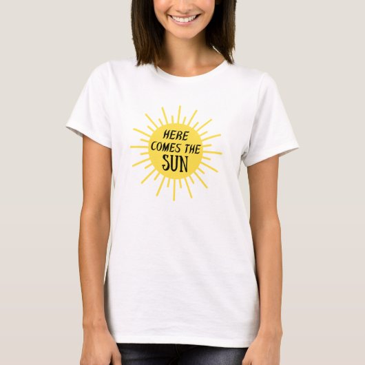 Hier komt de zon t-shirt (Voorkant)
