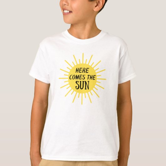 Hier komt de zon T-shirt (Voorkant)