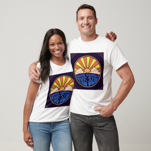 Hier komt de zon t-shirt (Unisex)