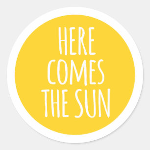Hier komt de zon, word art, T-shirt design Ronde Sticker