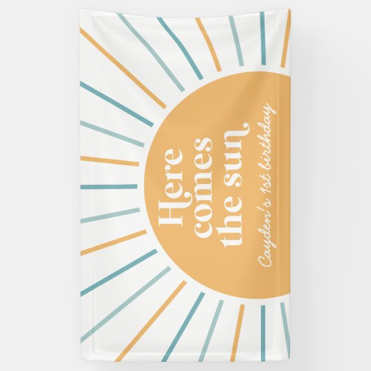 Hier komt de zon zonneschijn verjaardag spandoek (Verticaal)