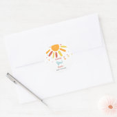 Hier komt de zoon Baby shower dank u aangepaste Ronde Sticker (Envelop)