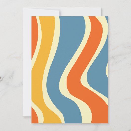 Hier komt de zoon baby shower groovy retro kaart (Achterkant)