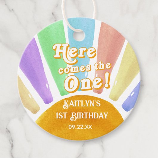 Hier komt die! Retro Boho Sun 1e verjaardag Bedankjes Labels (Voorkant)