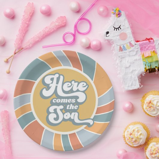 Hier komt het Baby shower Son Groovy Retro Sun Papieren Bordje (Feest)