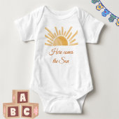 Hier komt het Baby shower Son Sunshine Yellow Ray Romper