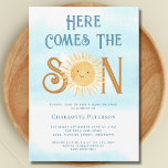 Hier komt het Baby shower van de zoon Kaart<br><div class="desc">Nodig familie en vrienden uit voor uw baby shower met een zonneterrein met deze leuke uitnodiging voor het baby shower van Sunshine Boys. Het bevat de tekst "Here Comes The Son" in een blauw retro-typografie met een schattige gele waterverf zon op een blauwe achtergrond. Eenvoudig aan te passen Originele Waterverf...</div>