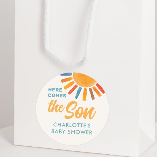 Hier komt het Baby shower van de zoon Ronde Sticker