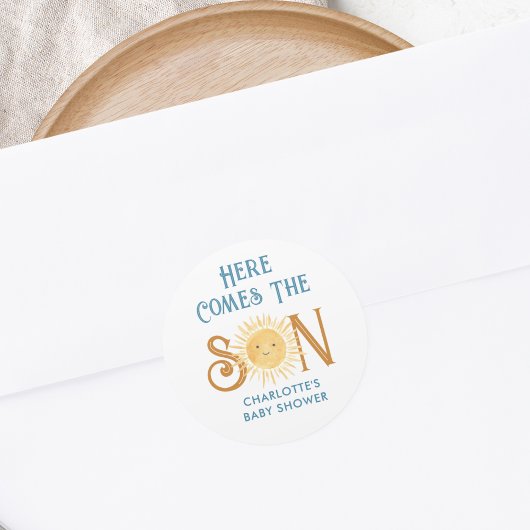 Hier komt het Baby shower van de zoon Ronde Sticker