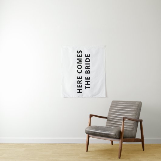 Hier komt het Bride Fabric Ceremony-teken Wandkleed (In situ)