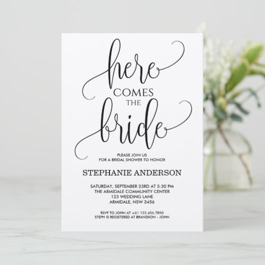 Hier komt het bruidzwarte vrijgezellenfeest kaart (Staand voorkant)