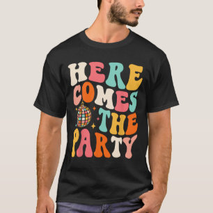 Hier komt het feest Retro vrijgezellenfeest Bruids T-shirt