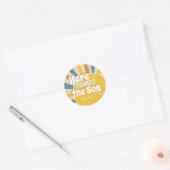 Hier komt het Son Baby shower Ronde Sticker (Envelop)