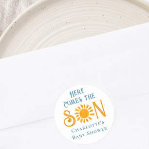 Hier komt het Son Baby shower Ronde Sticker