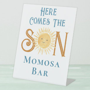 Hier komt het Son Momosa Bar Baby shower Reclamebord Met Voetstuk