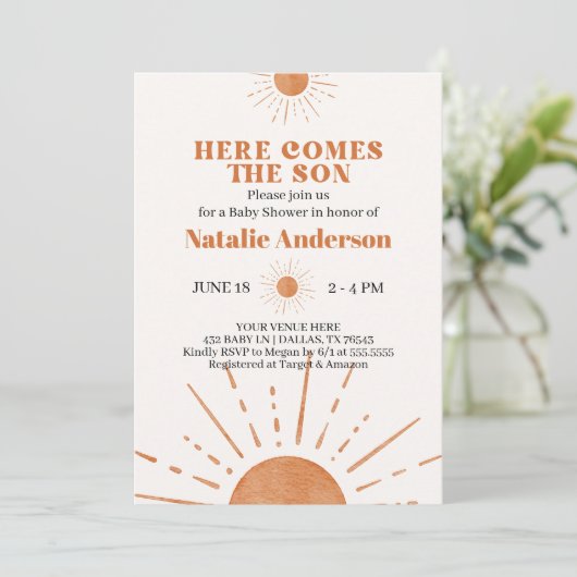 Hier komt het Son Oranje Sunshine Baby shower Kaart (Staand voorkant)