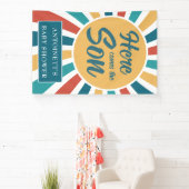 Hier komt het Son Retro Sun Baby shower Spandoek (Insitu)
