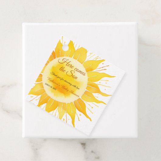 Hier komt het Son Yellow Sunshine Baby shower Bedankjes Labels (In situ)