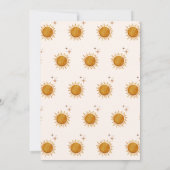Hier komt het Sun Boho Genderneutraal Baby shower Kaart (Achterkant)