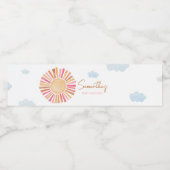 Hier komt het Sun Girl Baby shower Waterfles Etiket (Enkel label)