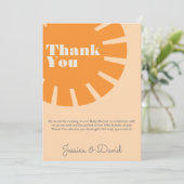 Hier komt het Sun Retro Baby shower Bedankkaart (Staand voorkant)