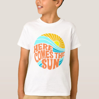 Hier komt het T-shirt van de Zon, de Stijl van de