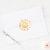 Hier komt het zonneboho-baby shower ronde sticker (Envelop)