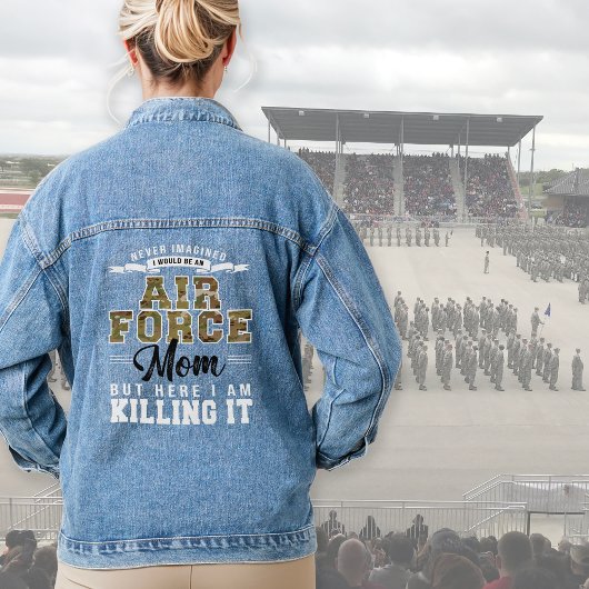 Hier vermoord ik het grappige Air Force Mom Gift U Denim Jacket
