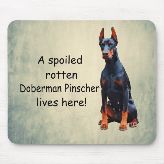 Hier woont een gesteggel, Rotten Doberman Pinscher Muismat (Voorkant)