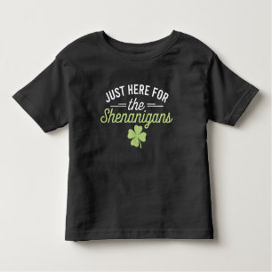 Hier zijn we voor de Shenanigans St Patrick's Day Kinder Shirts