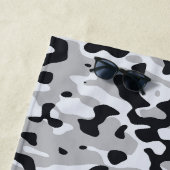 High contrast urban camouflage strandlaken (In situ)