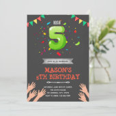 High Five verjaardagsuitnodiging Kaart (Staand voorkant)