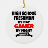 High School Freshman beroemd gemaakt door Day Game Keramisch Ornament (Voorkant)
