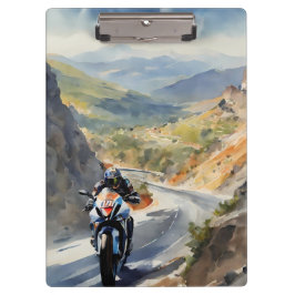 High-Speed avontuur in een levendig berglandschap Klembord