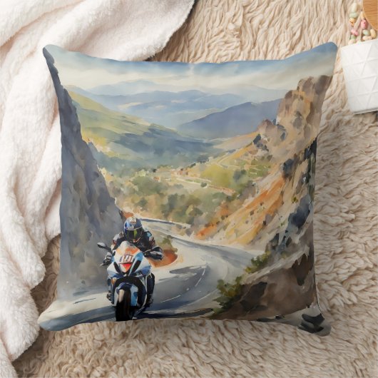 High-Speed avontuur in een levendig berglandschap Kussen (Deken)