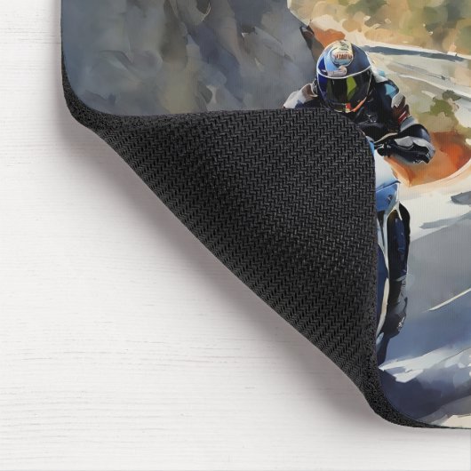 High-Speed avontuur in een levendig berglandschap Muismat (Hoek)