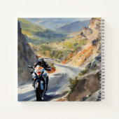 High-Speed avontuur in een levendig berglandschap Notitieboek (Achterkant)