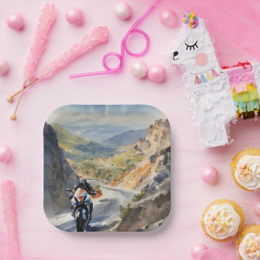 High-Speed avontuur in een levendig berglandschap Papieren Bordje (Feest)