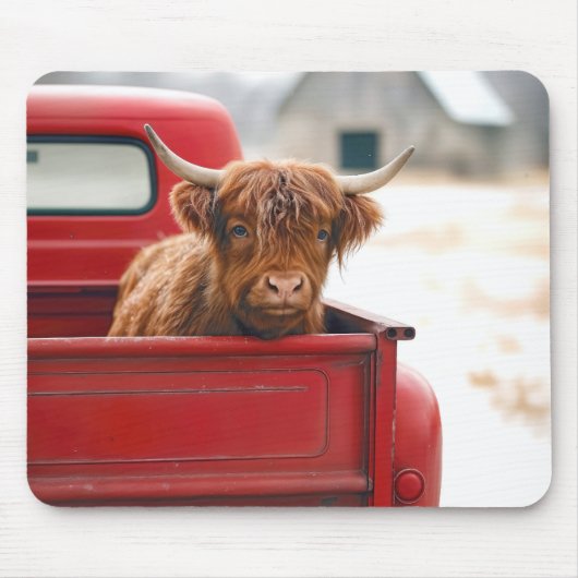 Highland Cow In a Red Retro Pickup Truck Muismat (Voorkant)