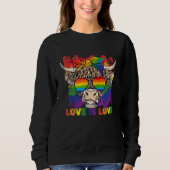 Highland Cow Love is Love Rainbow Flag LGBT Pride Trui (Voorkant)