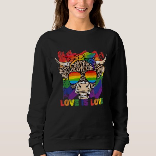 Highland Cow Love is Love Rainbow Flag LGBT Pride Trui (Voorkant)